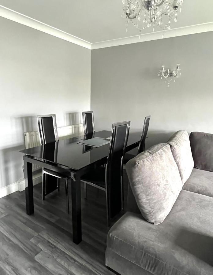 Modern Stylish Two Bedroom Apartment