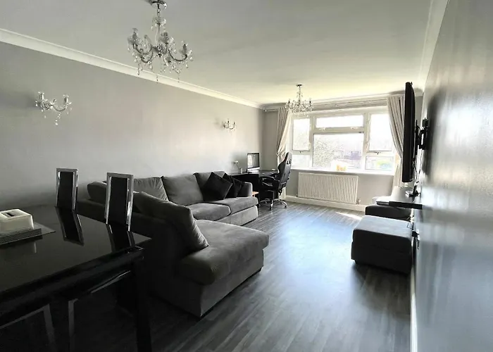 Modern Stylish Two Bedroom Apartment